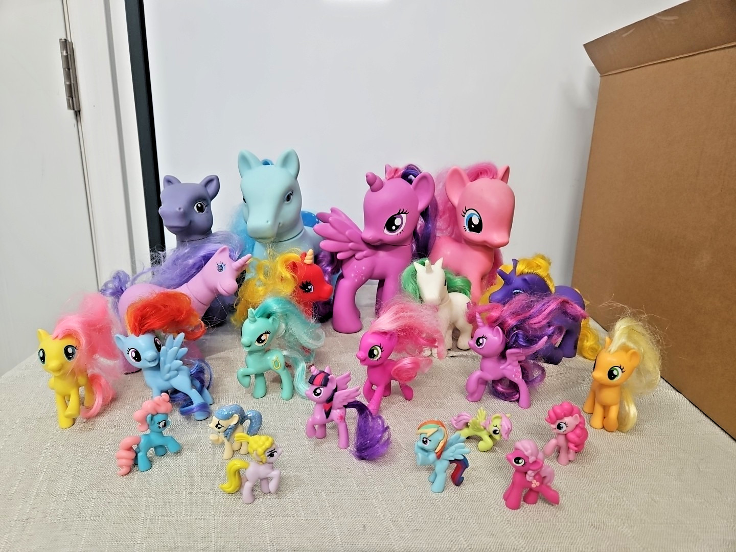 My Little Ponies & Reg Ponies Toys Figures Multicolor Lot Various Sizes Pony