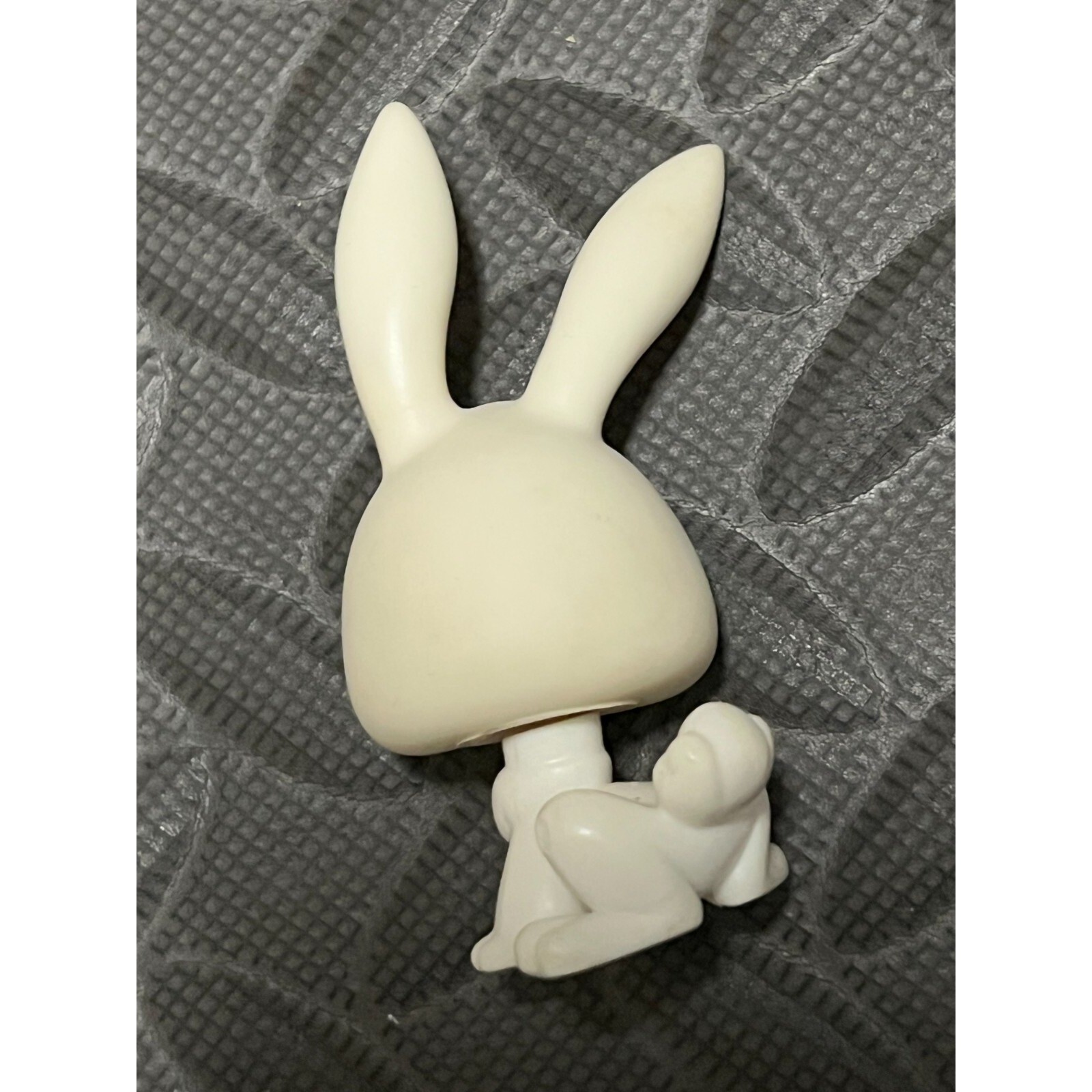 Hasbro Littlest Pet Shop Bunny Rabbit One Size Cream Blue Green Eyes Toy Unisex