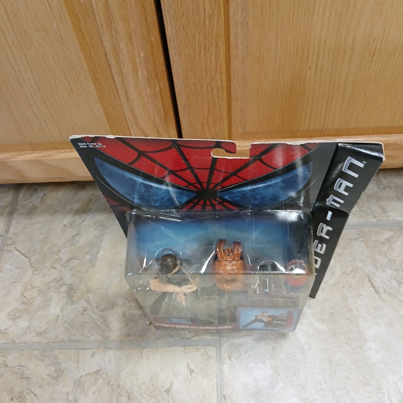 NewToybiz Spider-Man Peter Parker Movie Water Web Shooting Figure – 2002 SEALED