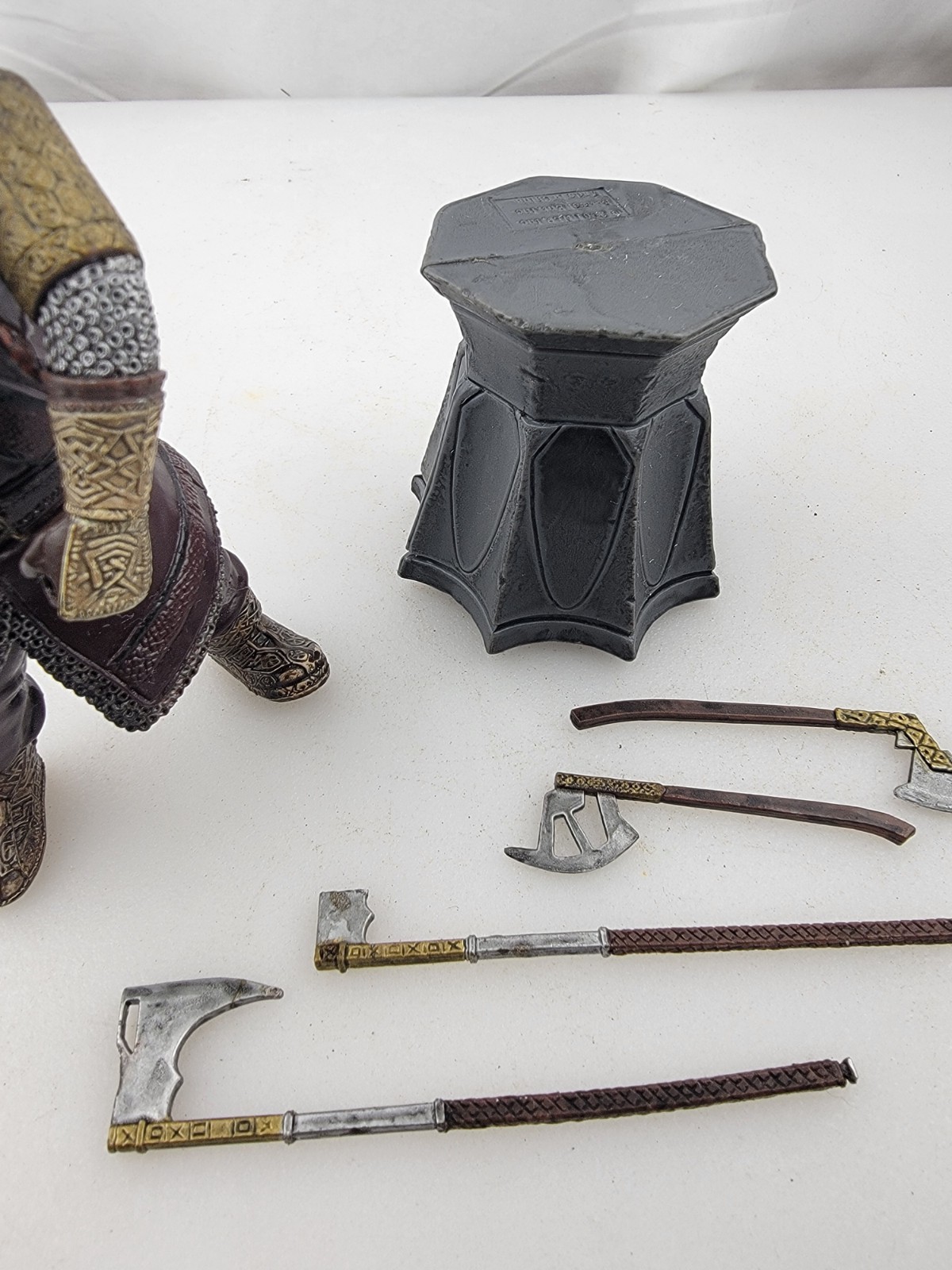 TOY BIZ LORD OF THE RINGS THE FELLOWSHIP OF THE RING GIMLI
