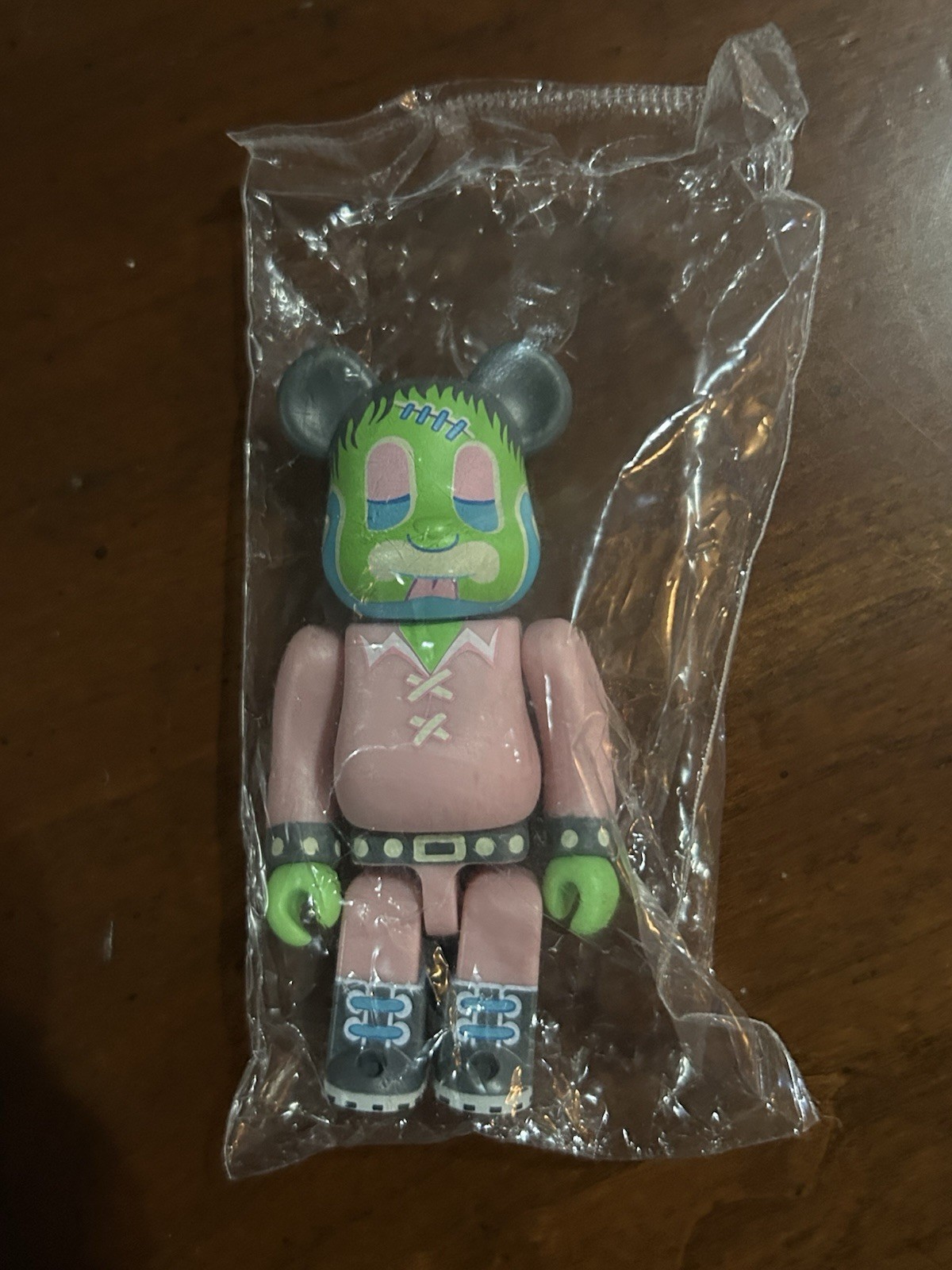 Medicom Toy BearBrick 100% Series 48 Secret Will Sweeney BE@RBRICK Chase Secret