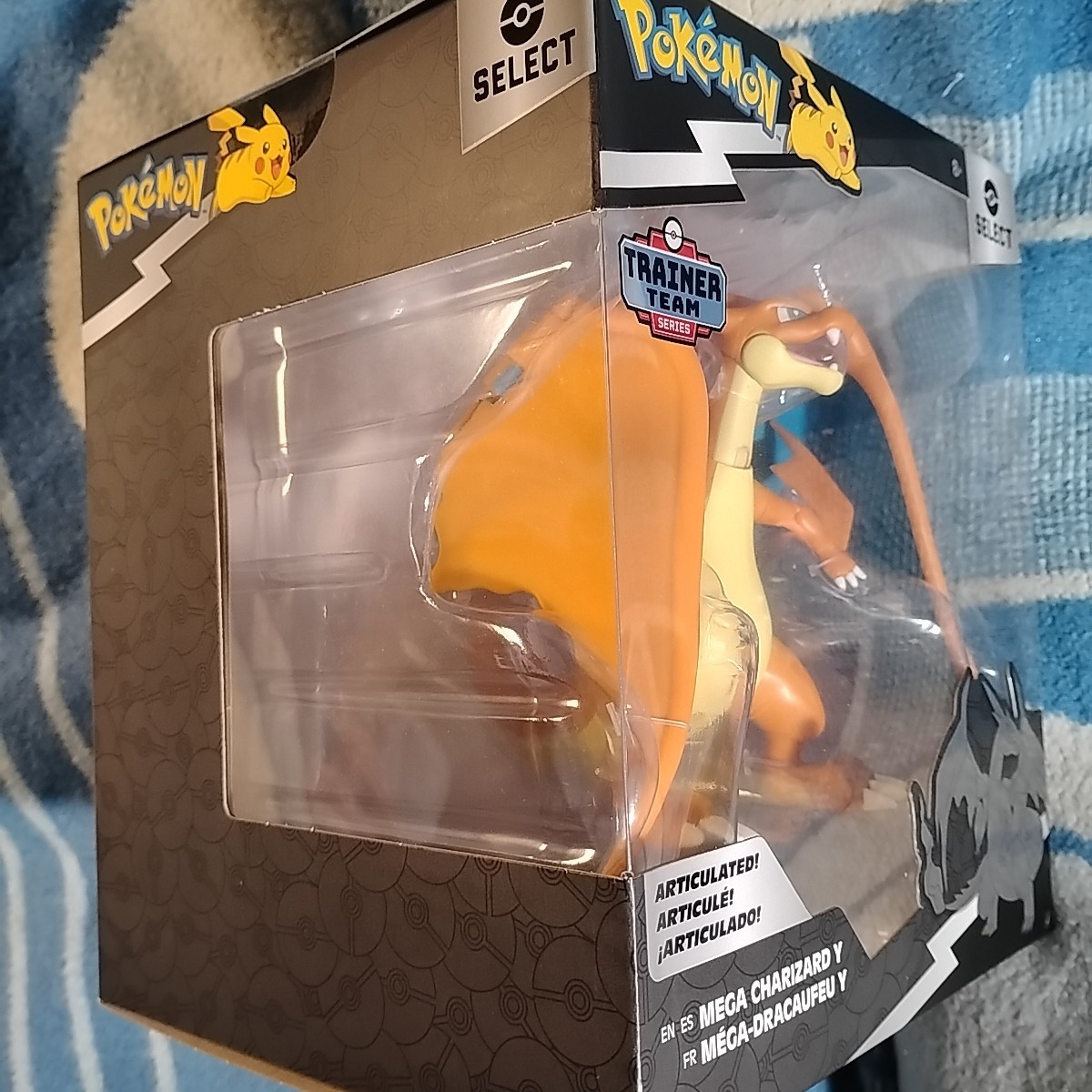 Pokémon Select Mega Charizard Y Figure 6″ Articulated Target Exclusive Trainer