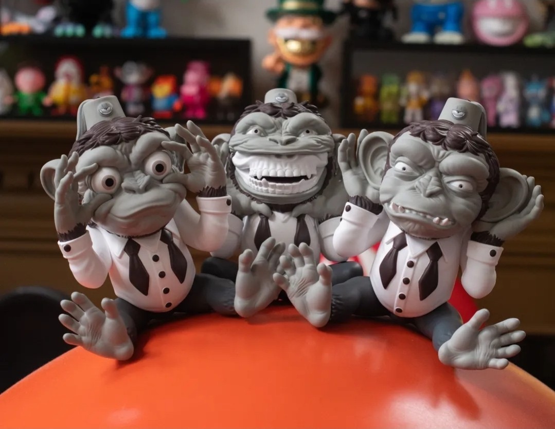 SIGNED More Evil Monkeys MONOTONE GRAY Vinyl Figure RON ENGLISH LE 54/200
