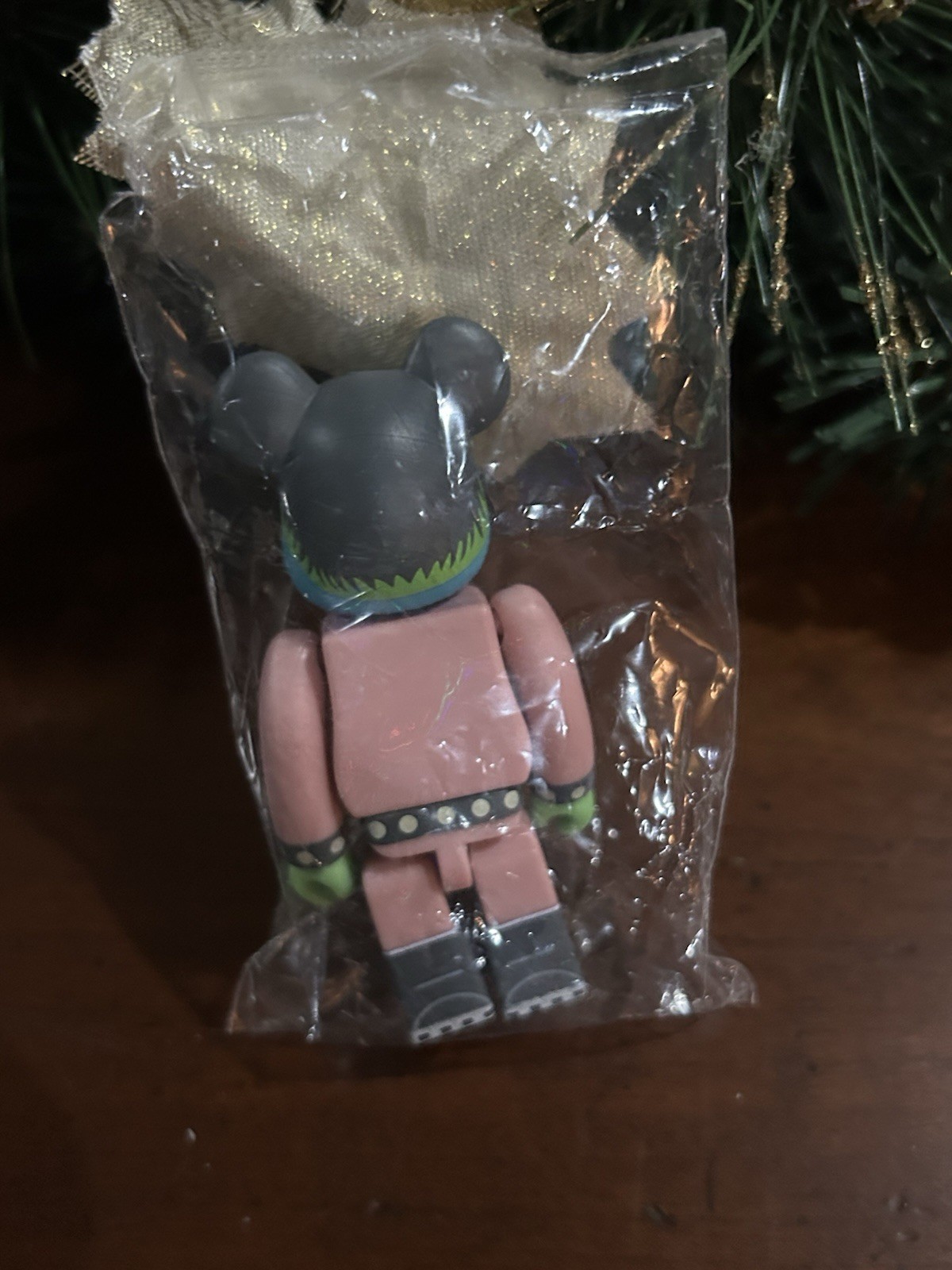 Medicom Toy BearBrick 100% Series 48 Secret Will Sweeney BE@RBRICK Chase Secret