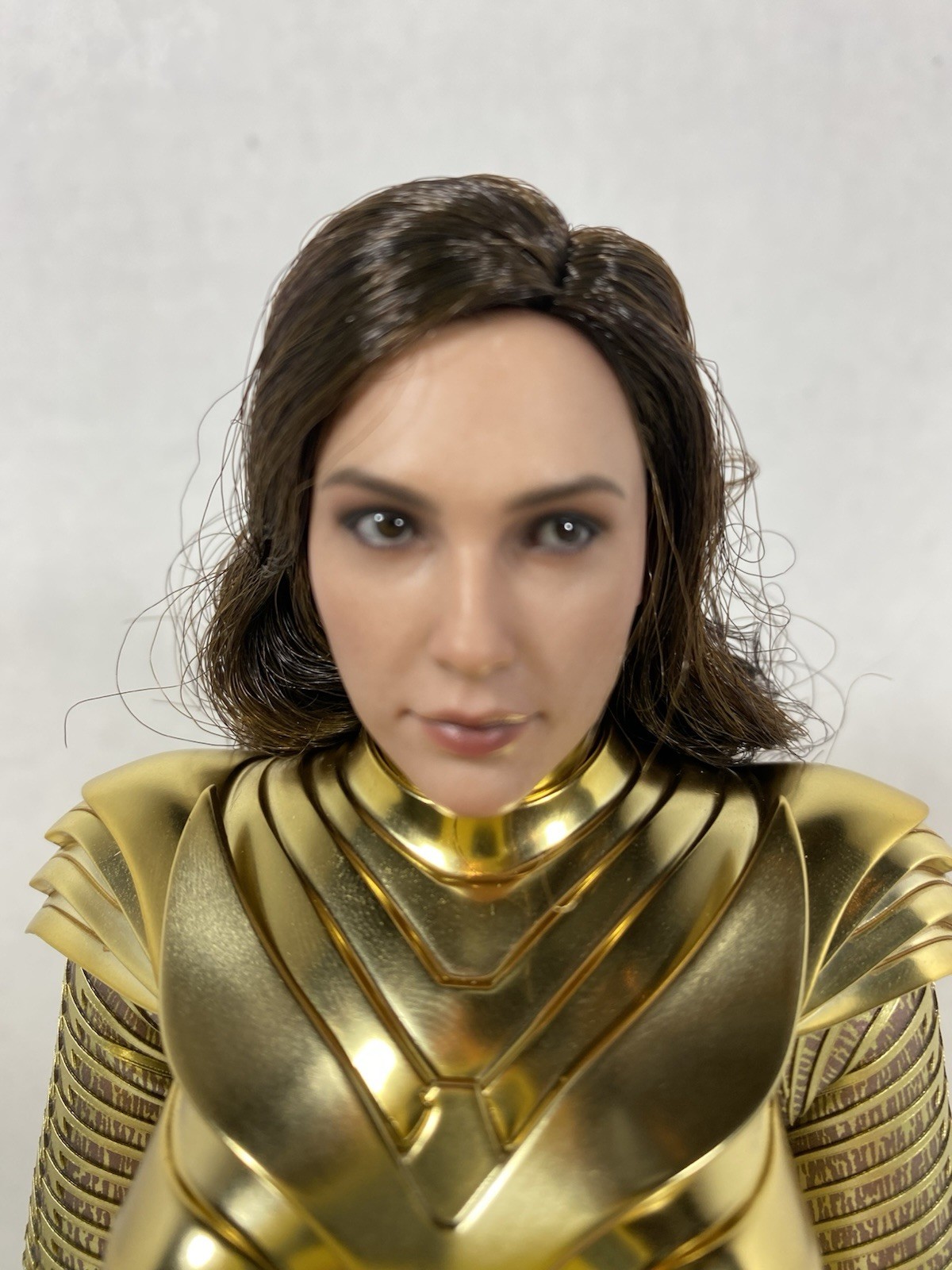 Hot Toys Standard Edition Golden Armor Wonder Woman 1989 1/6 Figure