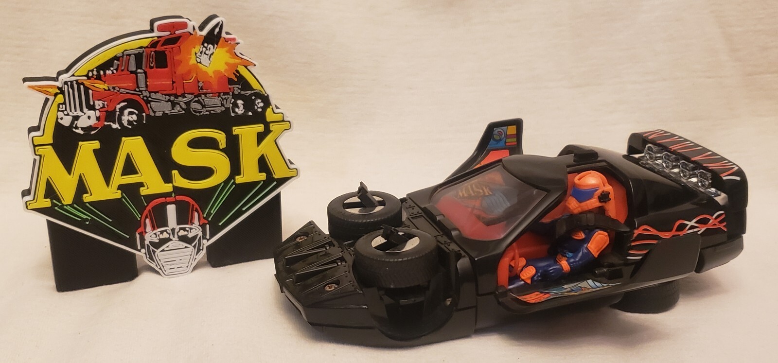 M.A.S.K. logo display Kenner Decorative Self standing MASK V1