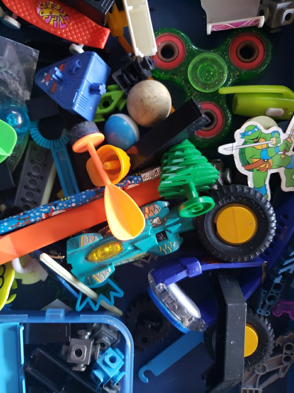 Random Mixed Toy Small Pieces Unknown 100 Plus