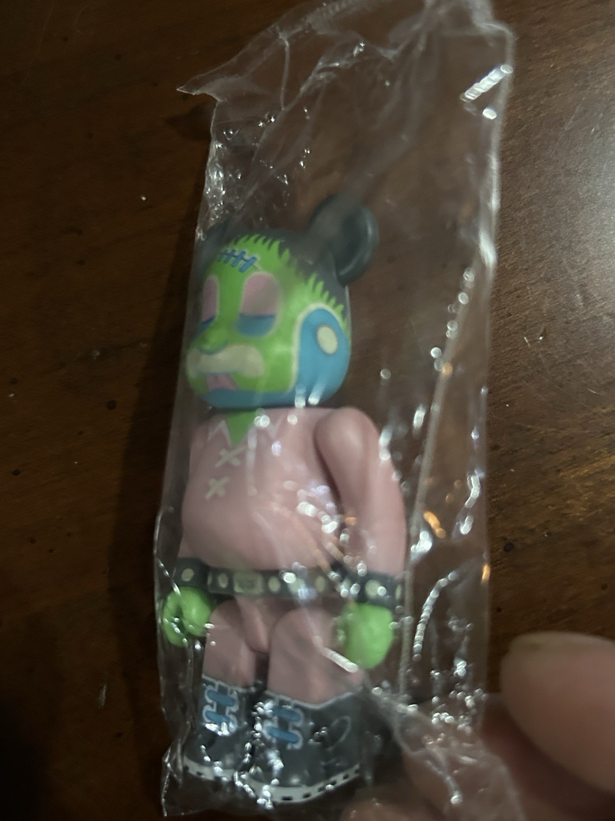 Medicom Toy BearBrick 100% Series 48 Secret Will Sweeney BE@RBRICK Chase Secret