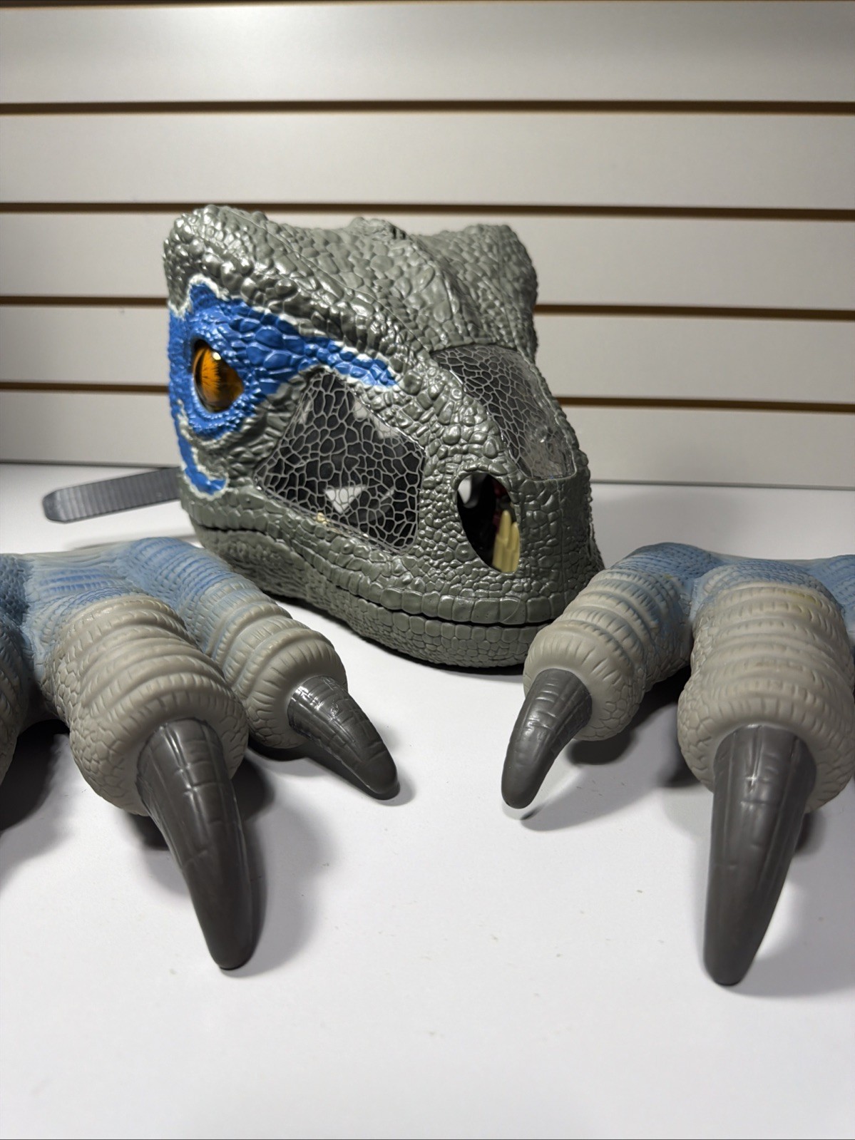 Jurassic World Park Chomp N Roar Blue Raptor Mask And Claws Set TESTED Works