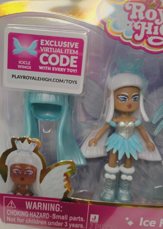 Royale High Roblox Dolls Series 1 with Digital Code unused hard to find NEW