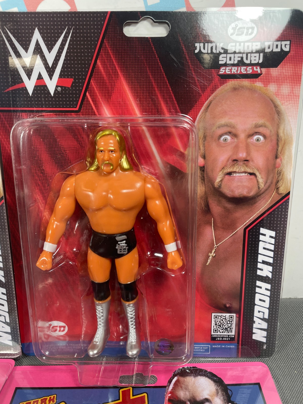 Junk Shop Dog Sofubi WWE Pro Wrestling Hulk Hogan Jonah Figure Junkshop Bronson
