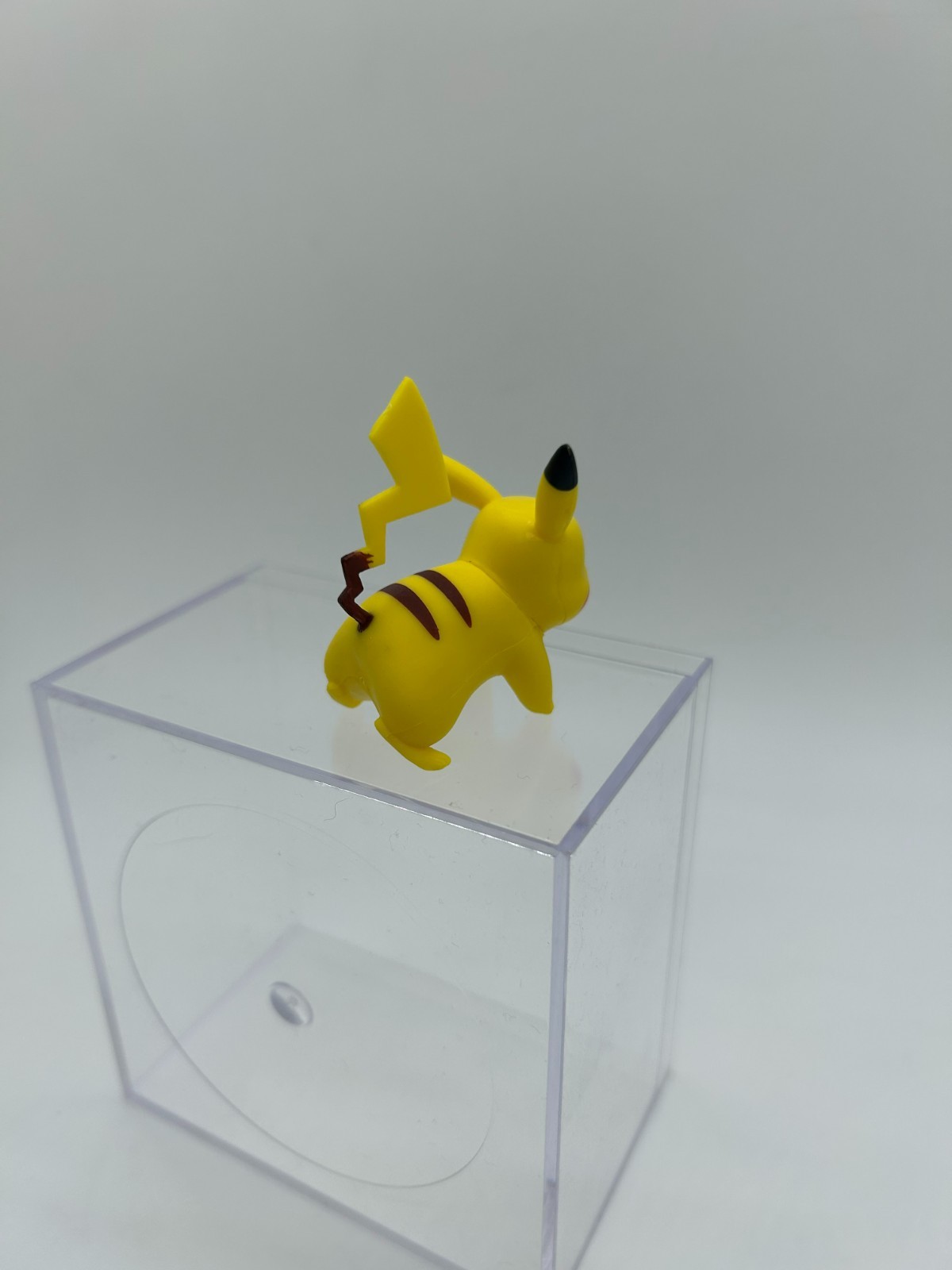 Pokemon Pikachu Crawl 1″ Jazwares Action Figure