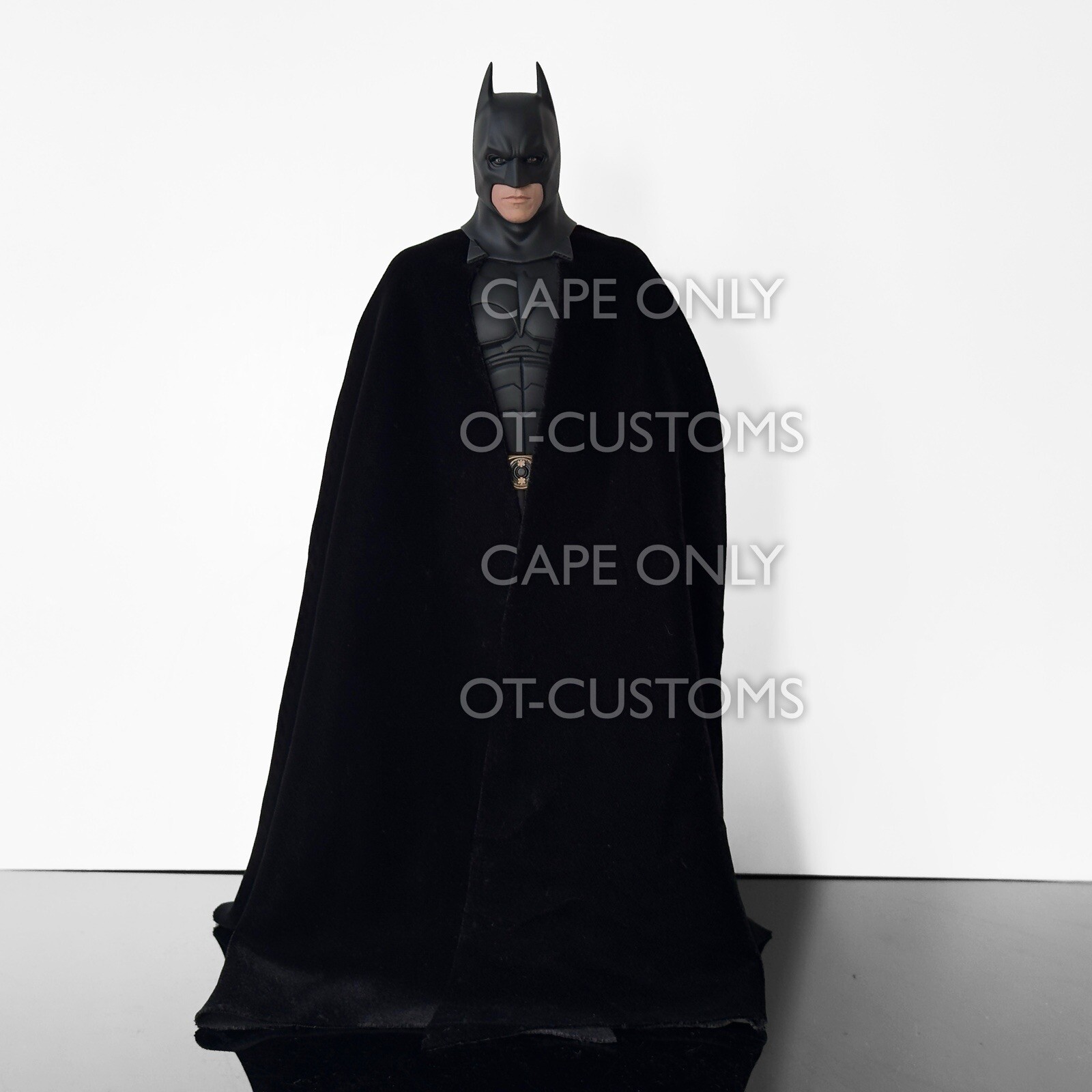 Velvet Drape Cape For Hot Toys Batman Begins (Cape Only)