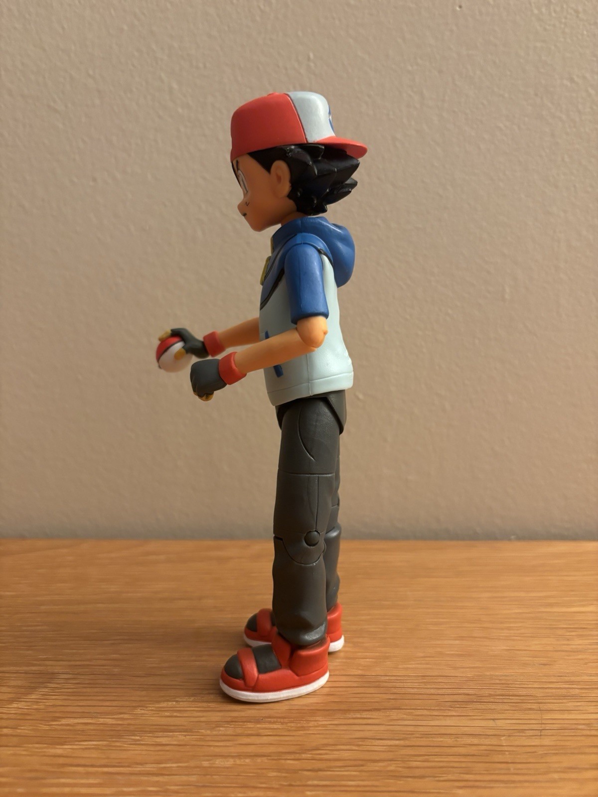 Pokemon Ash Ketchum Trainer Figure 2011 Jakks 7” Tall 1172LK01