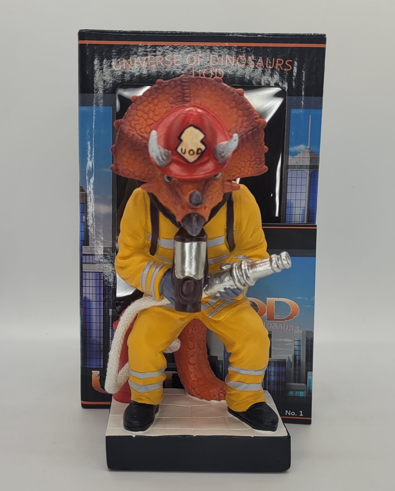 Universe Of Dinosaurs UOD Triceratops Firefighter 6.6″ Polyresin Statue 2020