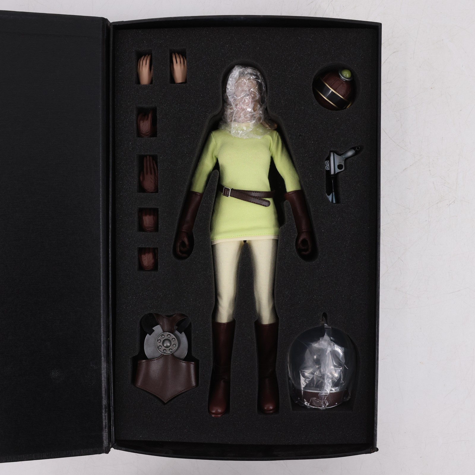 Buck Rogers Wilma Deering Heroine of the 25th Century 1/6 Scale Action Figure