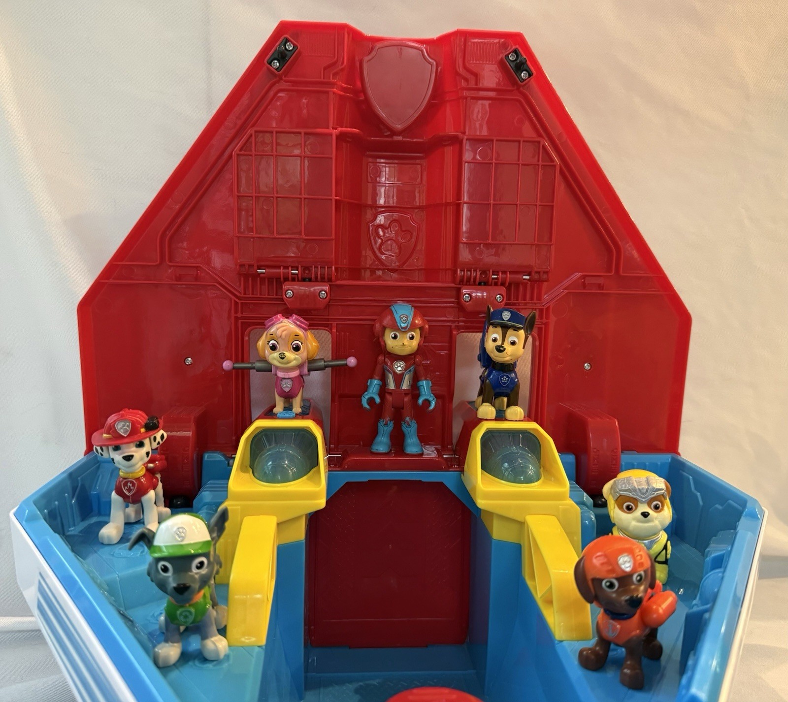 PAW Patrol Super Paws 2-in-1 Mighty Pups Jet Command Center + 13 Figurines