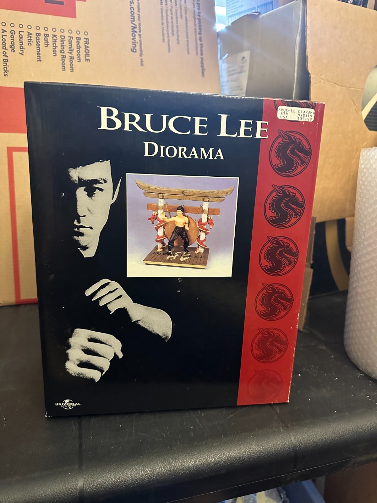 BRUCE LEE Premiere Edition Universal Studios Diorama BRAND NEW Only 4800 Made